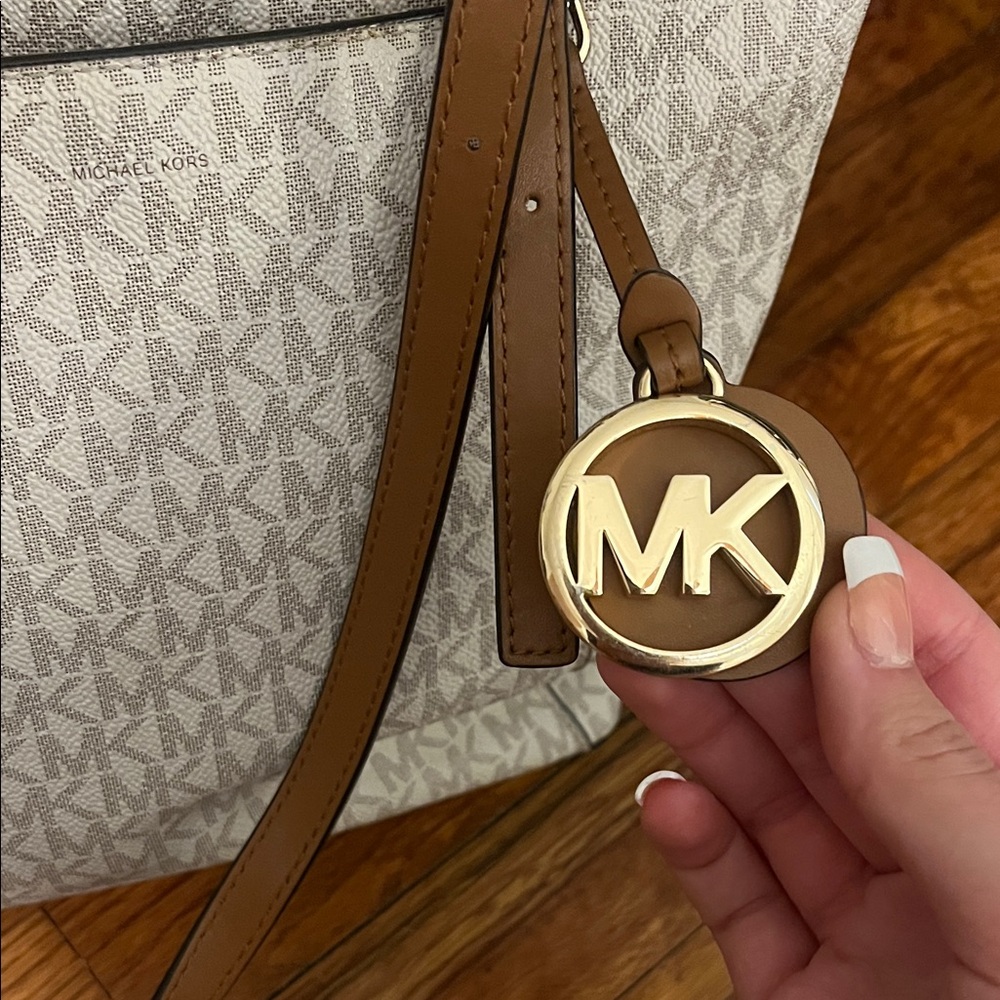 Michael Kors Tote Purse - Picture 7 of 10